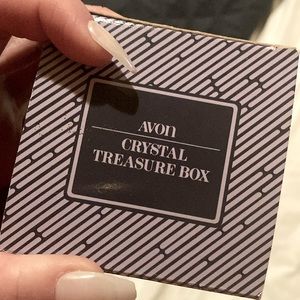 AVON CRYSTAL TREASURE BOX 1989 VINTAGE